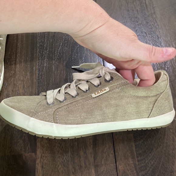 Taos star khaki wash canvas sneaker size 8 some spots on the left shoelace - Picture 12 of 17